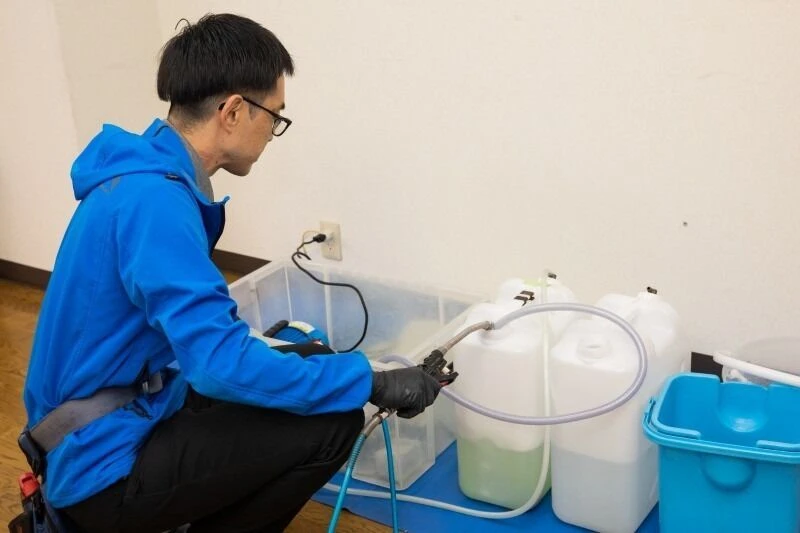 素材ごとに最適な道具と技術を使い分け
